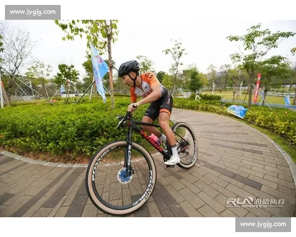 体育解说评论：深度分析赛事背后战术变化与球员心理战